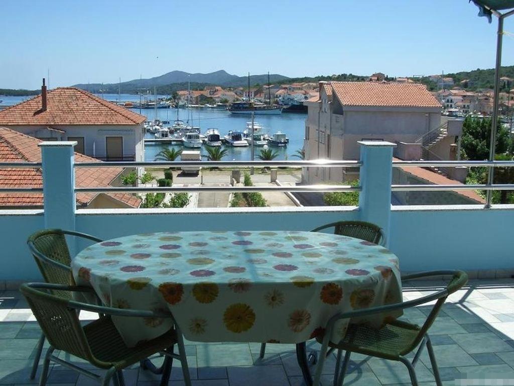 Apartment In Kukljica With Sea View, Terrace, Air Conditioning, Wi-Fi מראה חיצוני תמונה